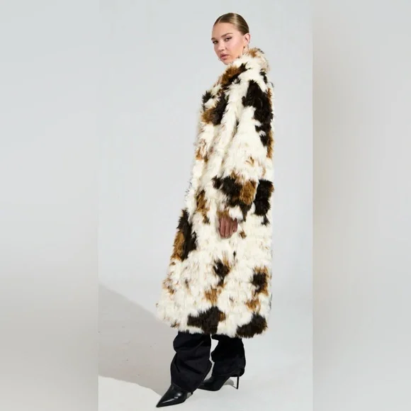 BRONX FAUX FUR COAT - L/XL
Price is firm. - Picture 3 of 4